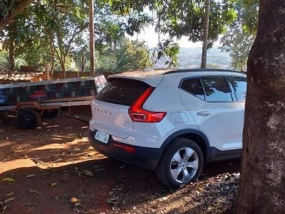 Imagem de Três são presos em Jataí suspeitos de vender carros de luxo roubados