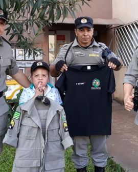 Imagem de Policiais militares realizam sonho de criança em Rio Verde