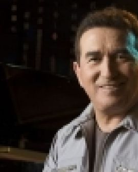 Imagem de Dia 1º de maio com Amado Batista