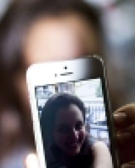 Imagem de Jovens brasileiros trocam Facebook por aplicativos de mensagens