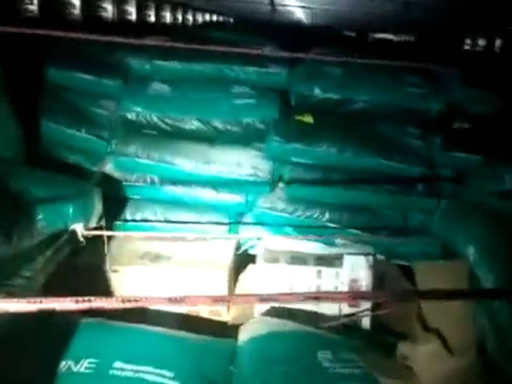Imagem de PRF apreende carregamento de cigarros em Jataí