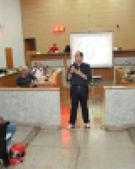 Imagem de Feirantes se reúnem com o Poder Público