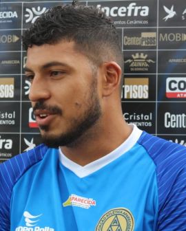 Imagem de Zagueiro que estava no futebol carioca é apresentado na Aparecidense