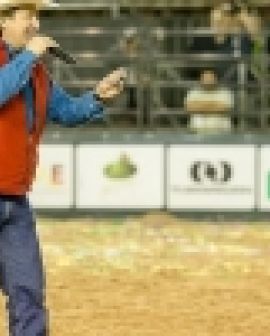 Imagem de Almir Cambra mais uma vez anima Rodeio de Rio Verde