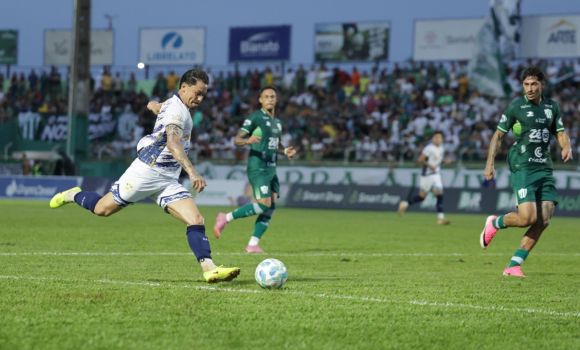 Imagem de Rio Verde busca empate no fim, mas perde liderança da Segundona