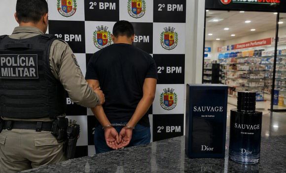 Imagem de Suspeito de furtar perfume é localizado pela PM nas proximidades de loja em Rio Verde