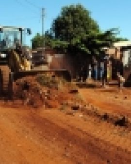 Imagem de Moradores comemoram obras de asfaltamento