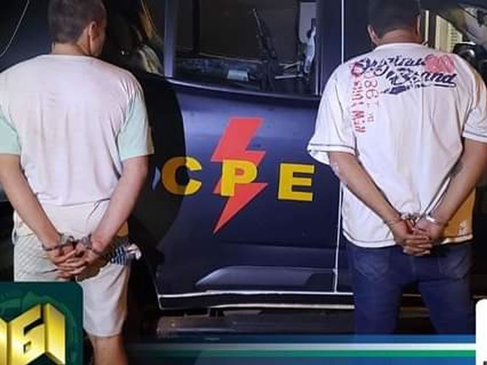 Imagem de PM prende dupla no Pauzanes