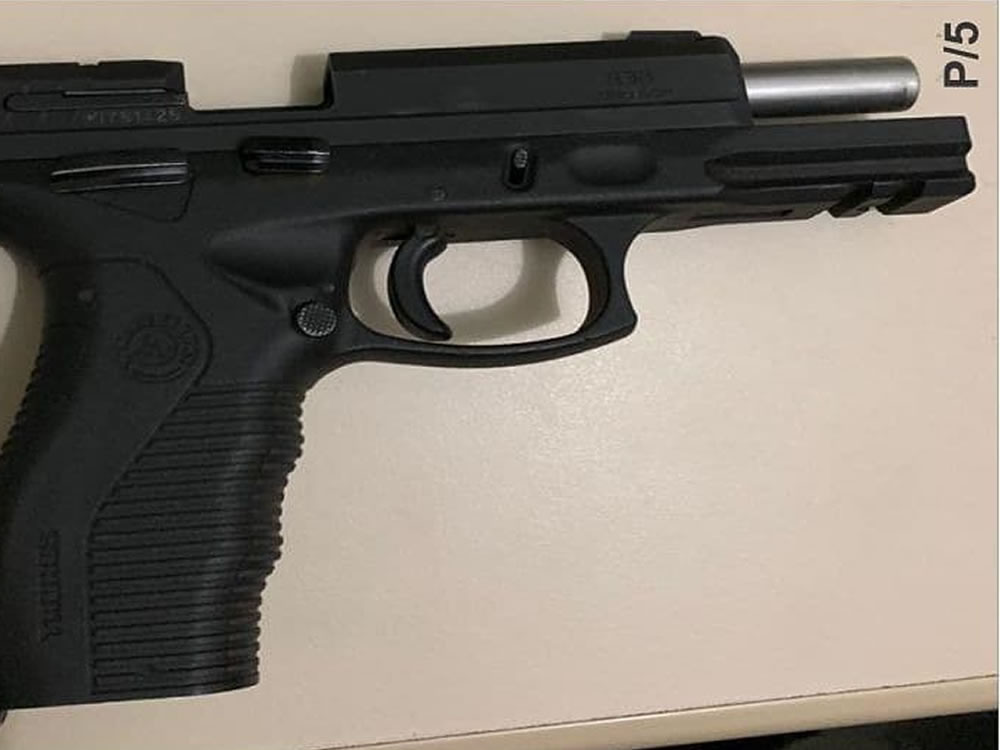 Imagem de Arma apreendida com envolvido em acidente de trânsito
