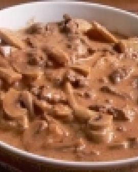 Imagem de Pavê & Comê: Strogonoff de carne com requeijão
